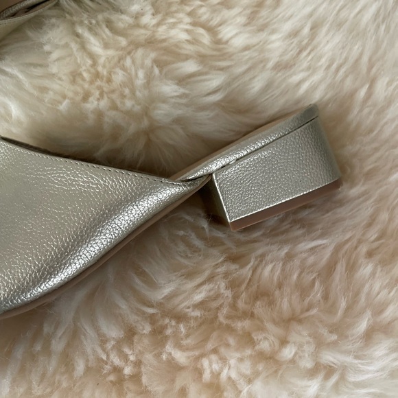 GAP Metallic Silver block heel Mules slide on shoes size 8.5 - Picture 2 of 6